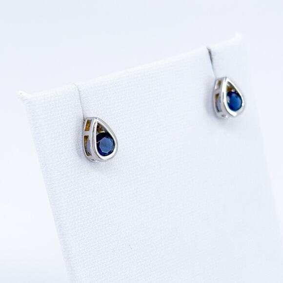 Blue Cubic Zirconia Teardrop Stud Earrings | Vintage Sterling Silver 925 - Picture 3 of 9